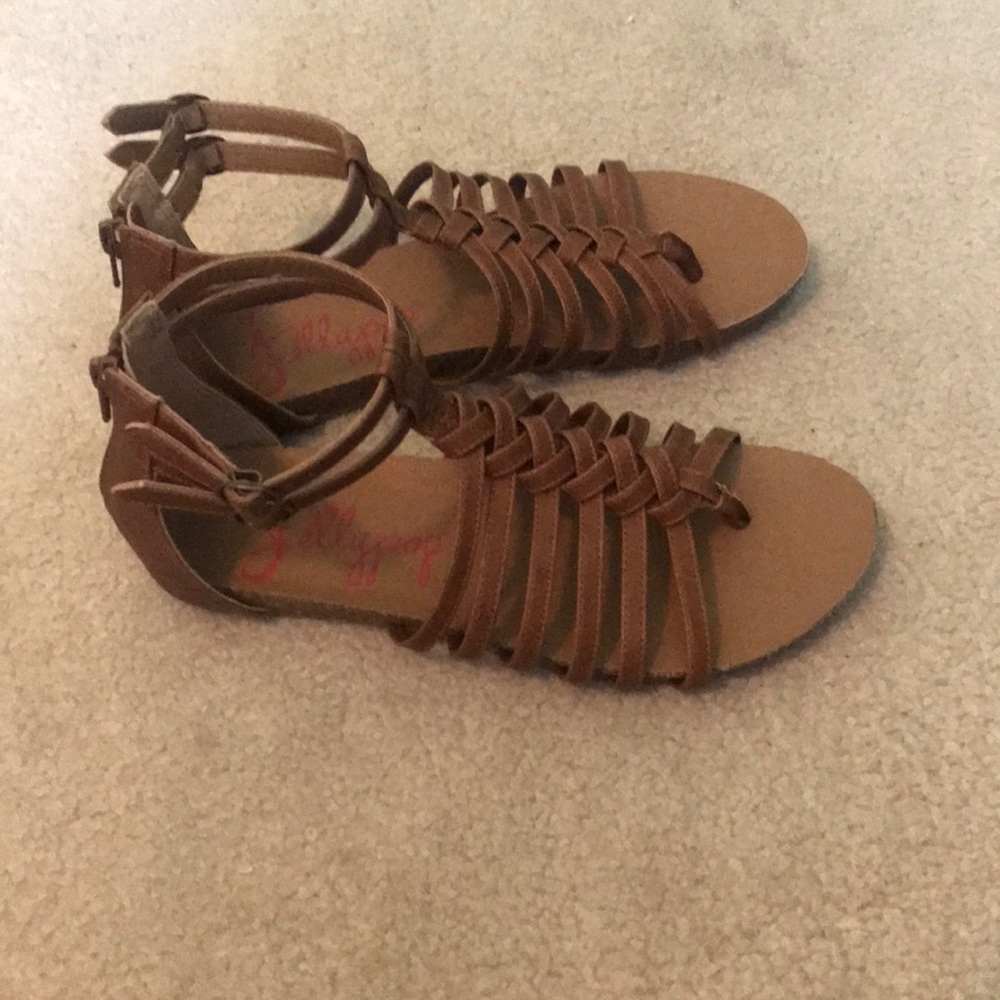 Brown sandals!!